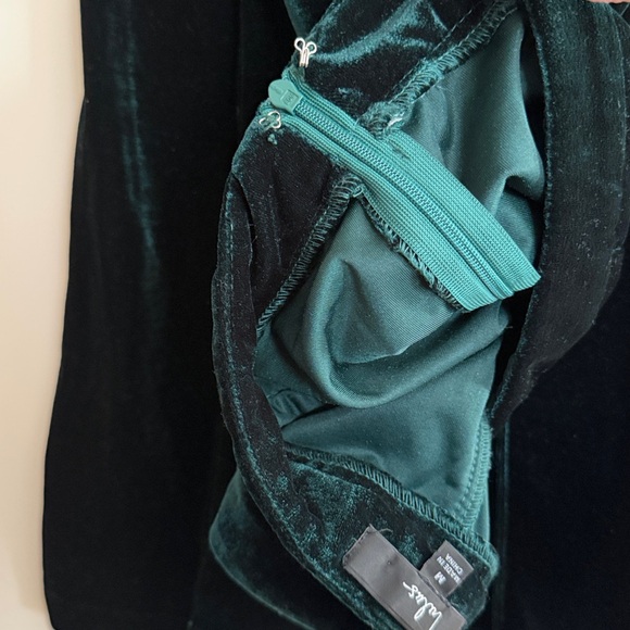 Lulus Emerald Green Velvet Flare Pants perfect for Christmas Holidays NYE🎄🤶🏻 - Picture 6 of 6